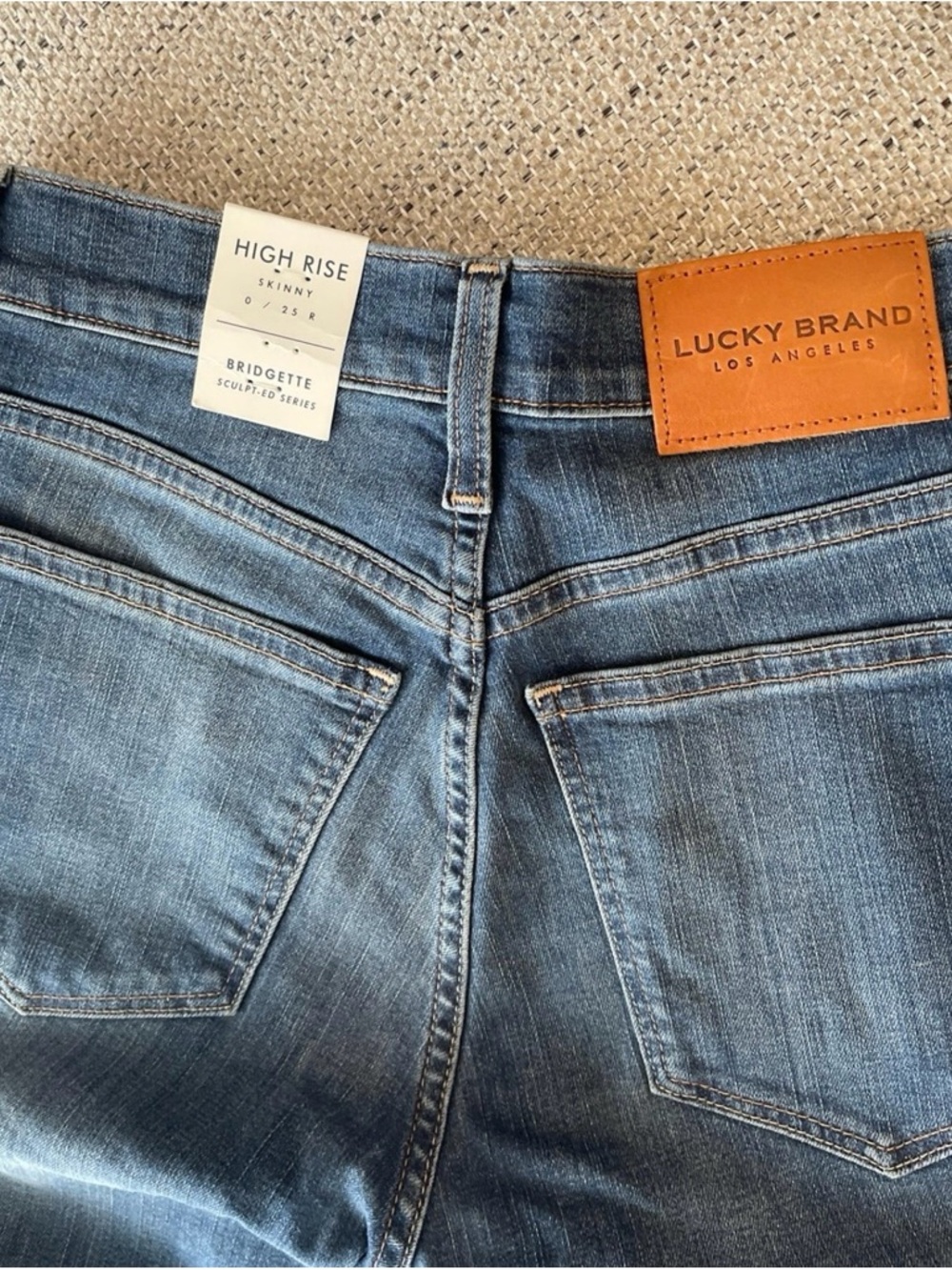 Lucky Brand High-Rise Button-Fly Jeans in Medium Wash Blue - Picture 3 of 4